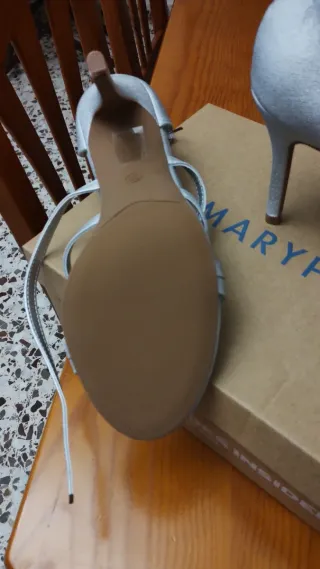 Sandalias de tacón plateadas MARYPAZ