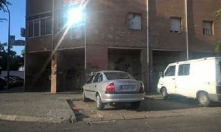 Local comercial en venta en Poniente-Norte - Miralbaida - Parque Azahara en Córdoba