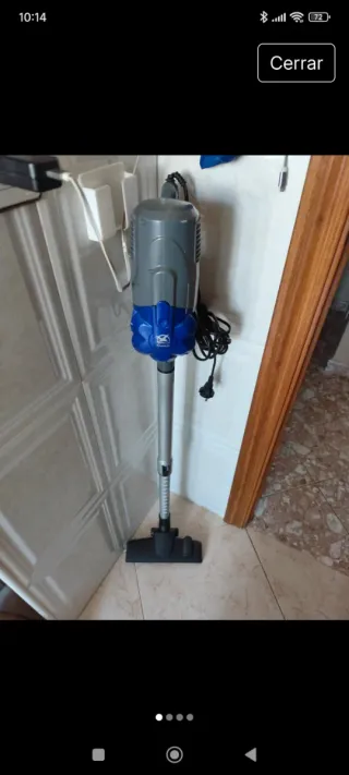 Aspiradora con cable gris y azul