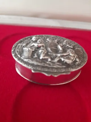 Preciosa caja de plata de ley 925.