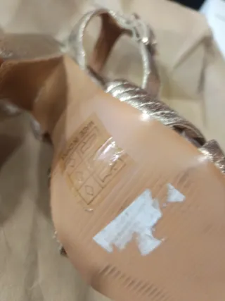 Sandalias doradas verano