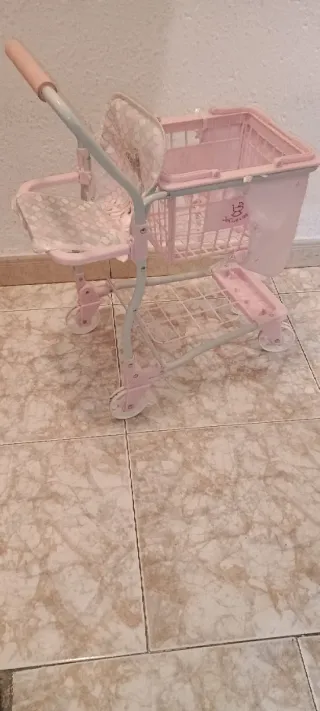 Carrito de juguete rosa
