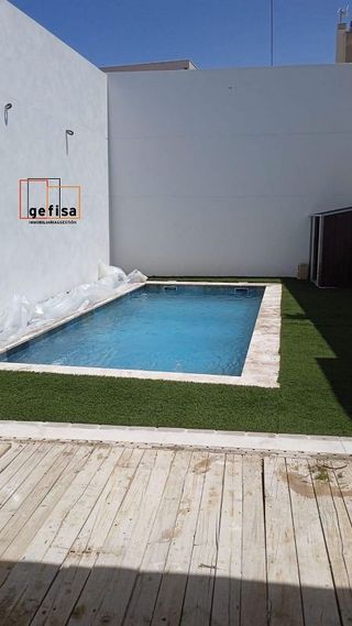 Casa adosada en venta en Valdepeñas