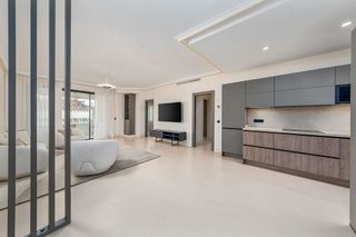 Piso en venta en Puerto Banús en Marbella