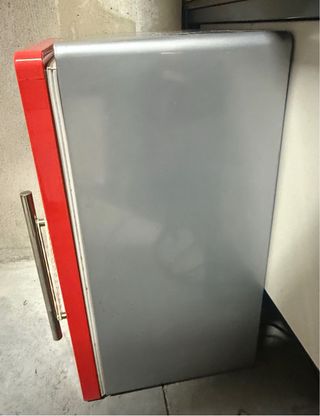 Nevera expositora Granini roja