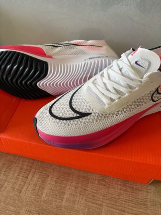 Scarpe Nike ZoomX Streakfly 41 bianco/rosa