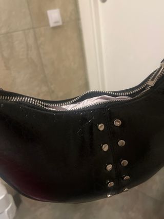 Bolso Parfois negro con tachuelas