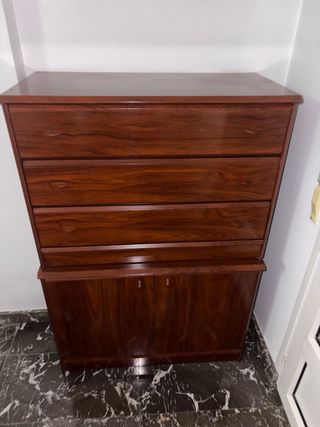 Aparador madera cajones y puertas