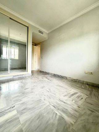 Piso en alquiler en Nueva Andalucía centro en Marbella