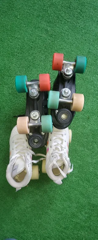 Patines 4 Ruedas Negros y Blancos