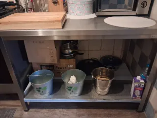 Tavolo da cucina in acciaio