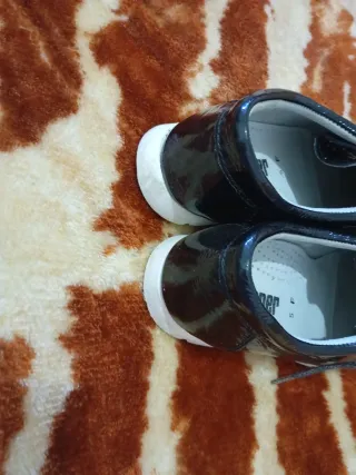 Zapatos negros charol