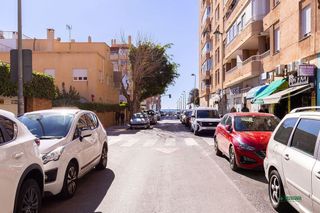 Local comercial en venta en Ciudad Jardín - Tagarete - El Zapillo en Almería