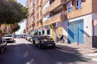 Local comercial en venta en Ciudad Jardín - Tagarete - El Zapillo en Almería