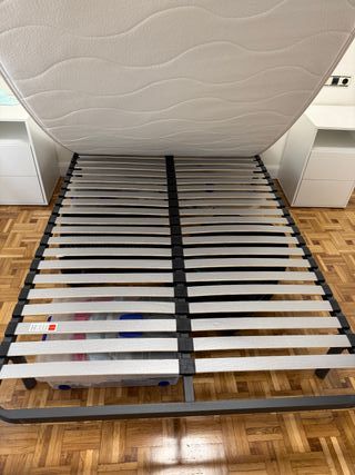 Colchón, somier y almohada