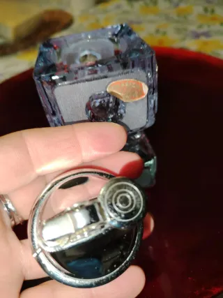 Accendino vintage in vetro blu