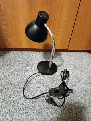 Lampada da tavolo flessibile nera metallo cromato