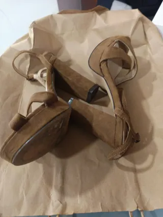 Sandalias de ante con tacón