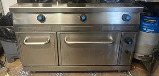 Cocina industrial 3 fuegos + horno