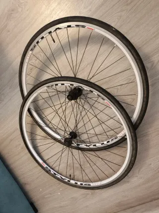 Ruedas Carretera 700c (622x13C) cubiertas de 25mm