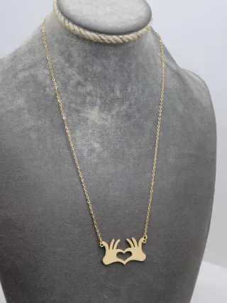 Colgante Manos Corazón Baño Oro