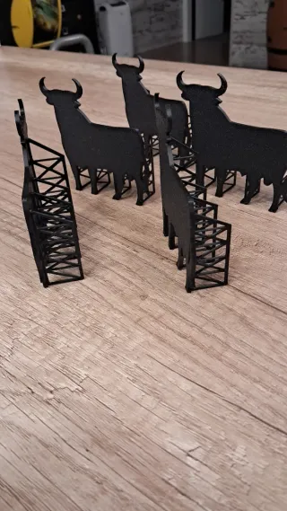 Figura Toro Negra Decorativa