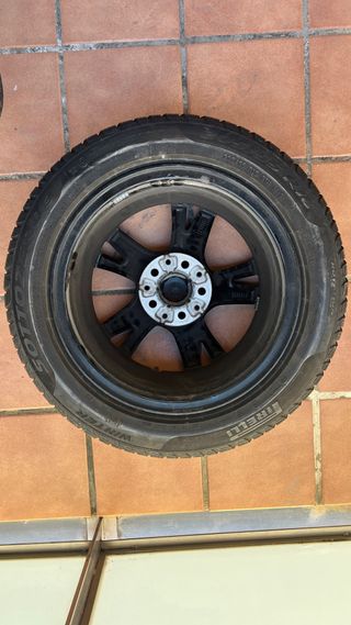 Juego de 4 llantas BMW 16” negras con neumáticos