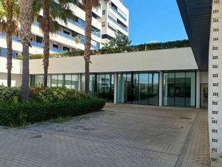 Local comercial en venta en Puerto - Plaza de Toros en Estepona