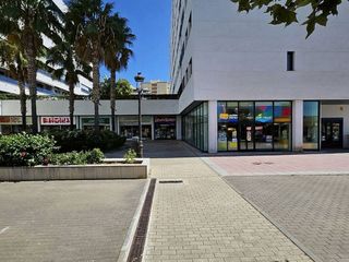 Local comercial en venta en Puerto - Plaza de Toros en Estepona
