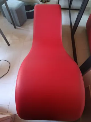 Sofá Tántrico de Cuero Rojo