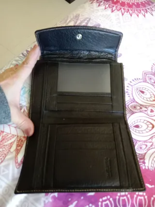 Billetera grande negra