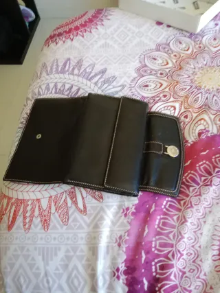 Billetera grande negra