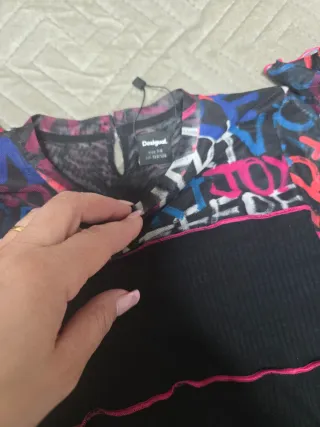 Camiseta Desigual niña roja y negra