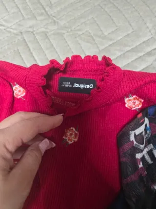 Camiseta Desigual niña roja y negra