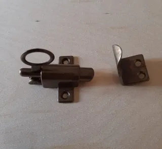 Cricchetti per finestre vasistas