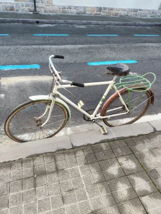 Bicicleta de varillas ,rueda de 650,tamaño cadete.