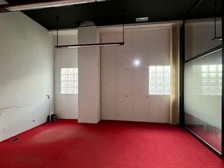 Local comercial en venta en Azpilagaña en Pamplona