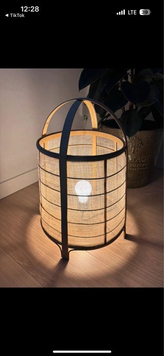 Preciosa Lámpara de pie Ratan - Decoración. Nueva