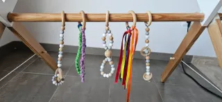 Gimnasio de madera para bebé