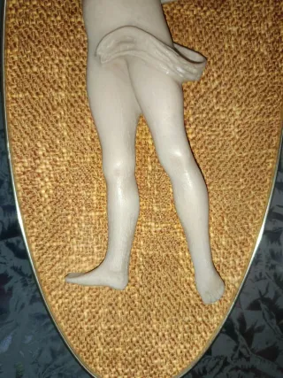 Quadro vintage con scultura in materia plastica