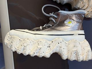 Tenis plataforma casuales CHICA plateados talla 38