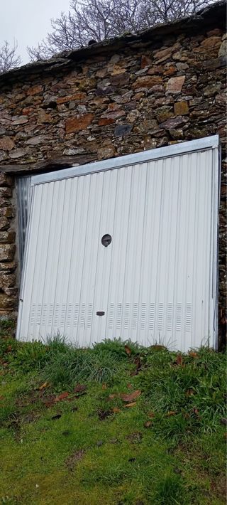 Puerta de garaje metálica