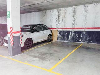 Garaje en venta en Cerdanyola en Mataró