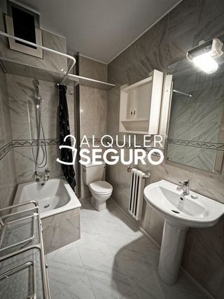 Piso en alquiler en Pacífico en Madrid