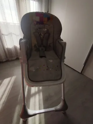 Silla de paseo para niños y trona.