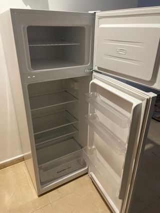 Frigorífico WINIA 55x143x54