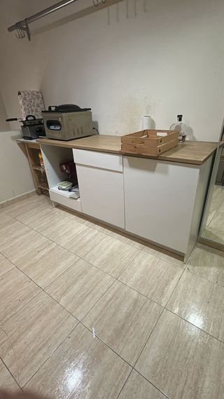 Mueble de cocina IKEA blanco y madera