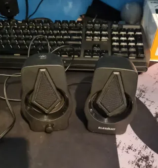 Altavoces escritorio LED USB Negros