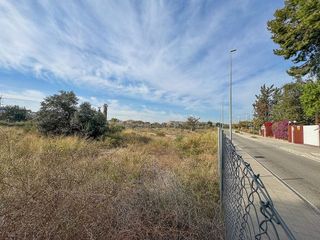 Terreno en venta en Vistahermosa en Alicante