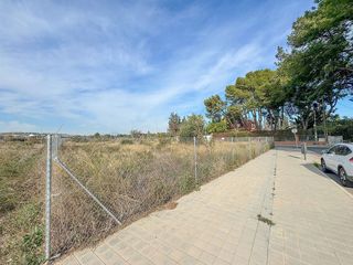 Terreno en venta en Vistahermosa en Alicante